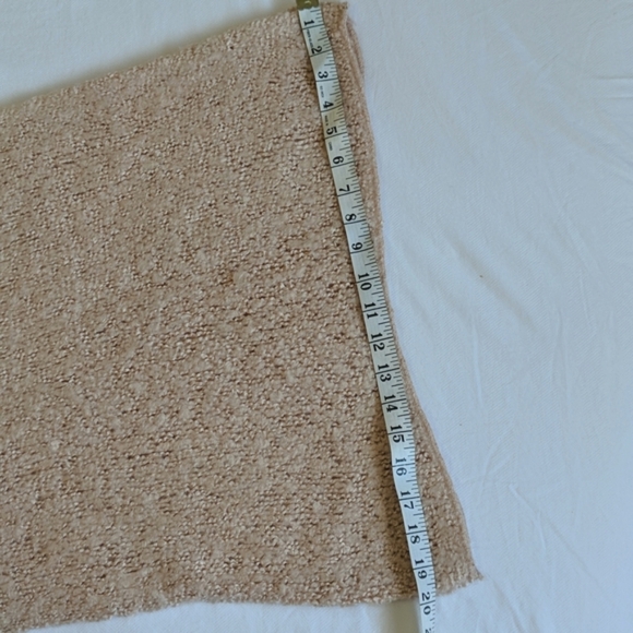 Forever 21 soft blush pink boucle knit winter scarf - Picture 4 of 5